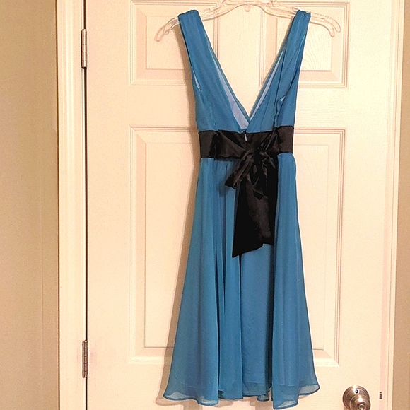Forever 21 Chiffon Sleeveless Dress with Tie Belt - Picture 3 of 8